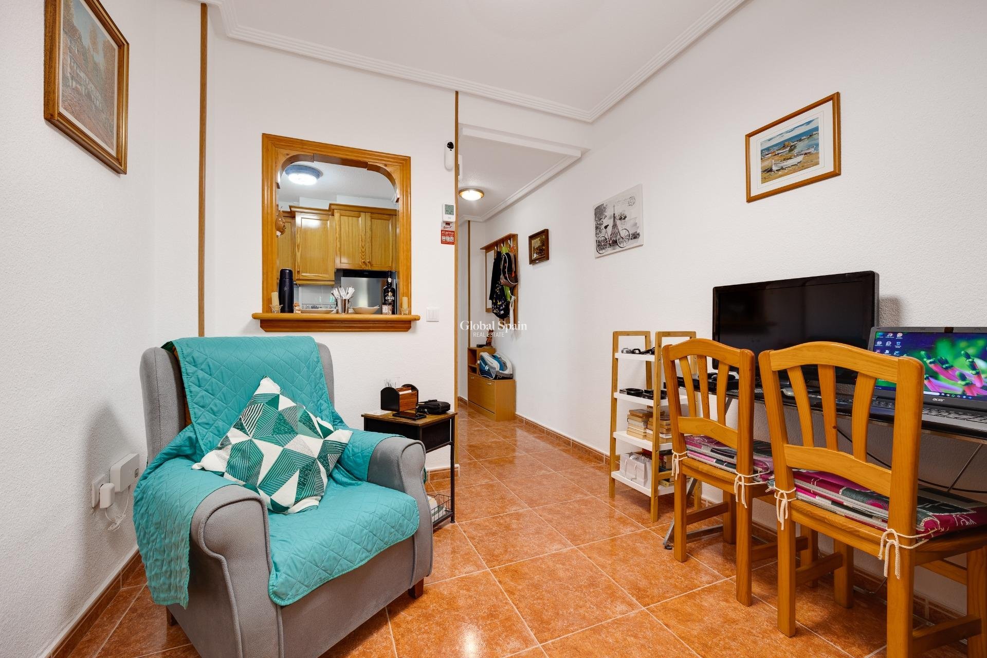 Resale - APARTMENT -
GUARDAMAR DEL SEGURA