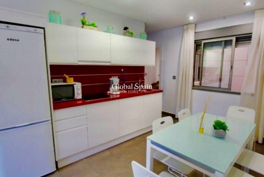 Resale - APARTMENT -
GUARDAMAR DEL SEGURA