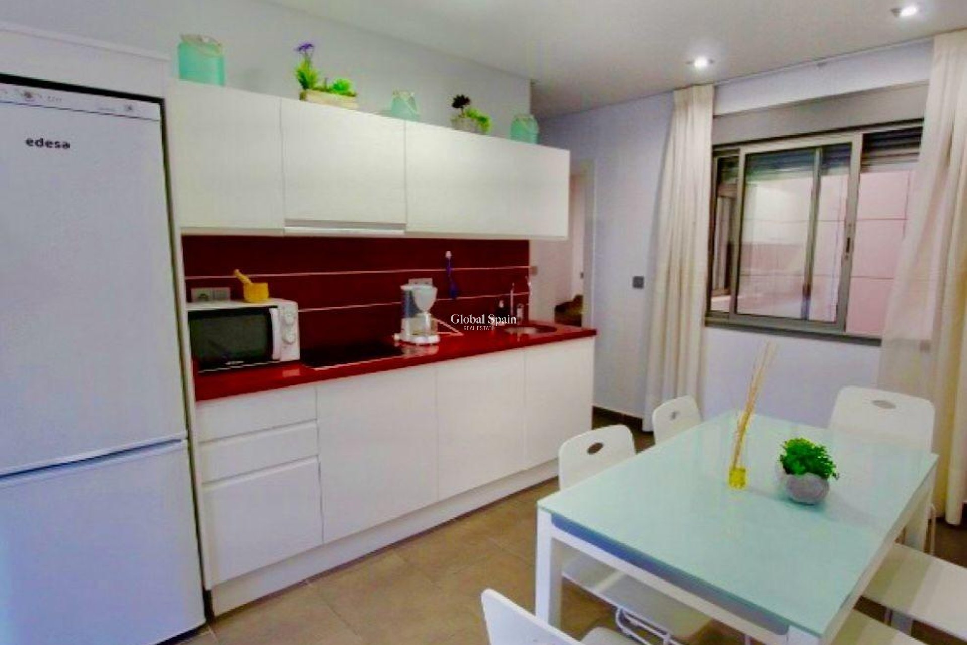 Resale - APARTMENT -
GUARDAMAR DEL SEGURA