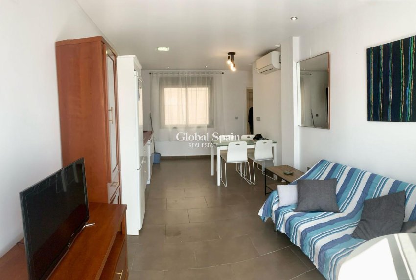 Resale - APARTMENT -
GUARDAMAR DEL SEGURA