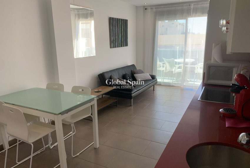 Resale - APARTMENT -
GUARDAMAR DEL SEGURA