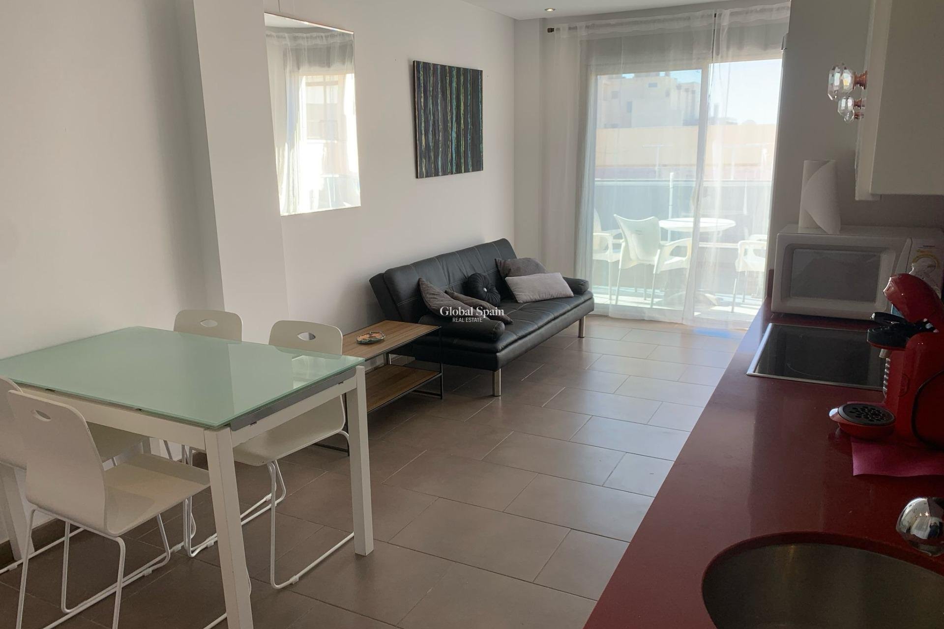 Resale - APARTMENT -
GUARDAMAR DEL SEGURA