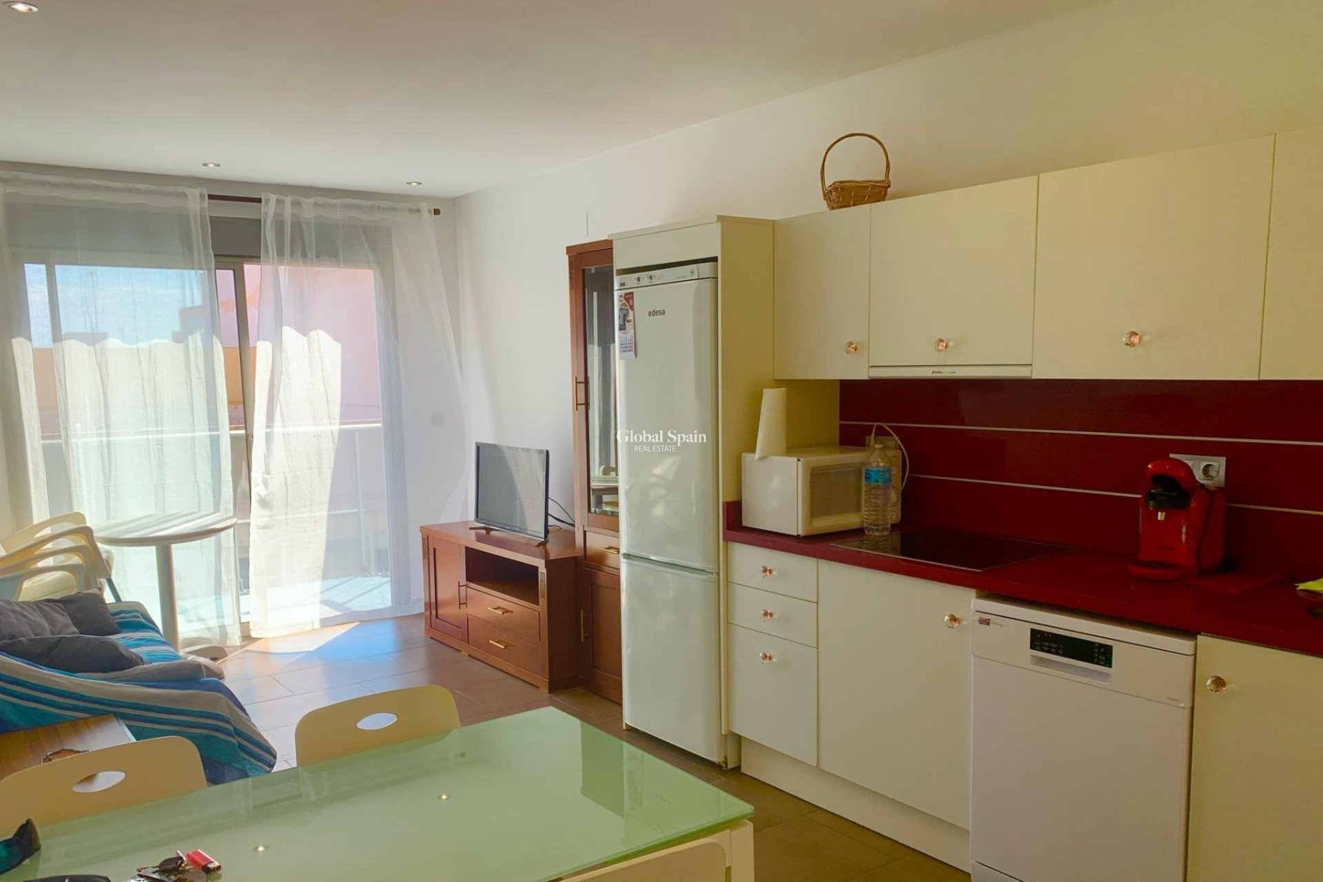 Resale - APARTMENT -
GUARDAMAR DEL SEGURA