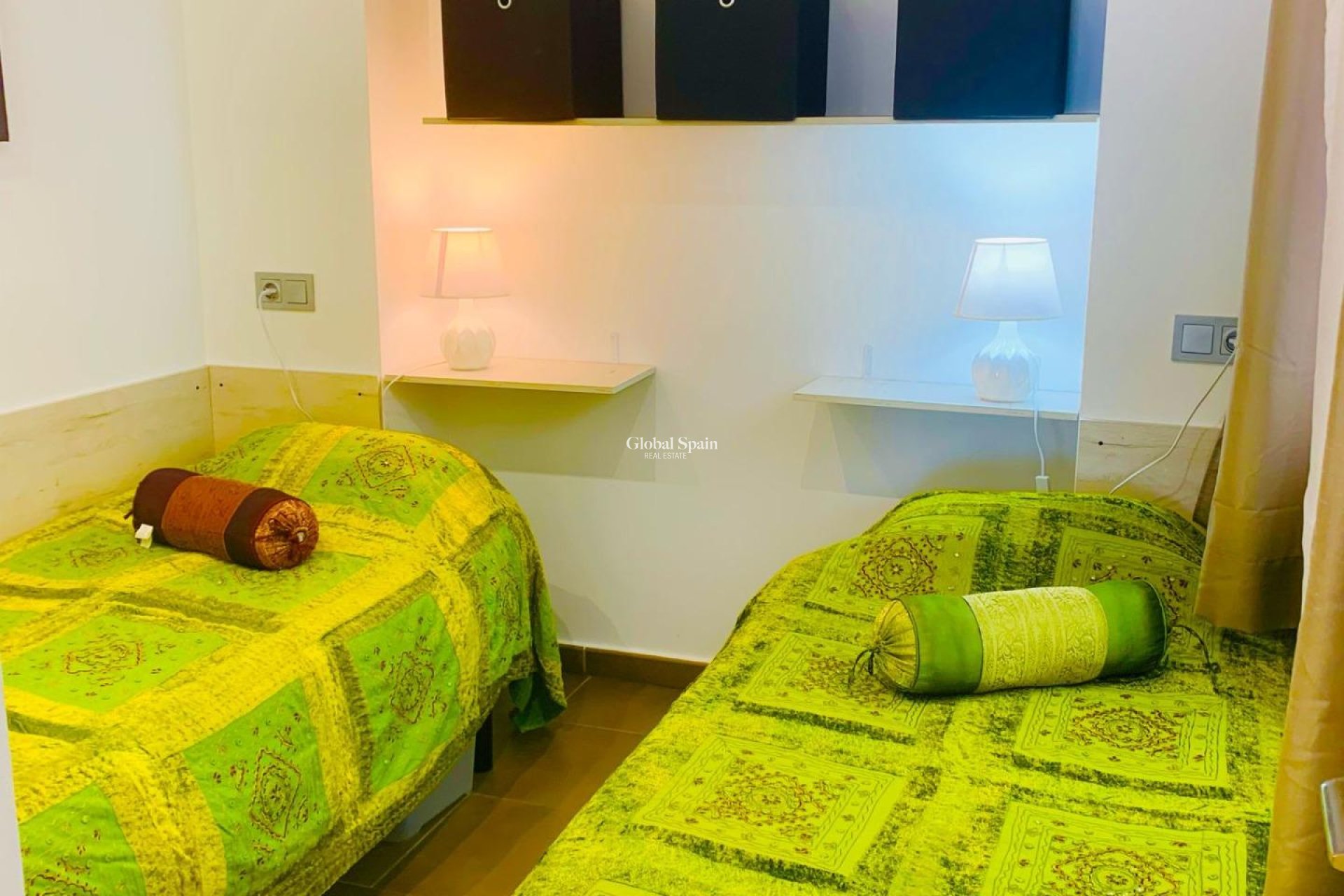 Resale - APARTMENT -
GUARDAMAR DEL SEGURA