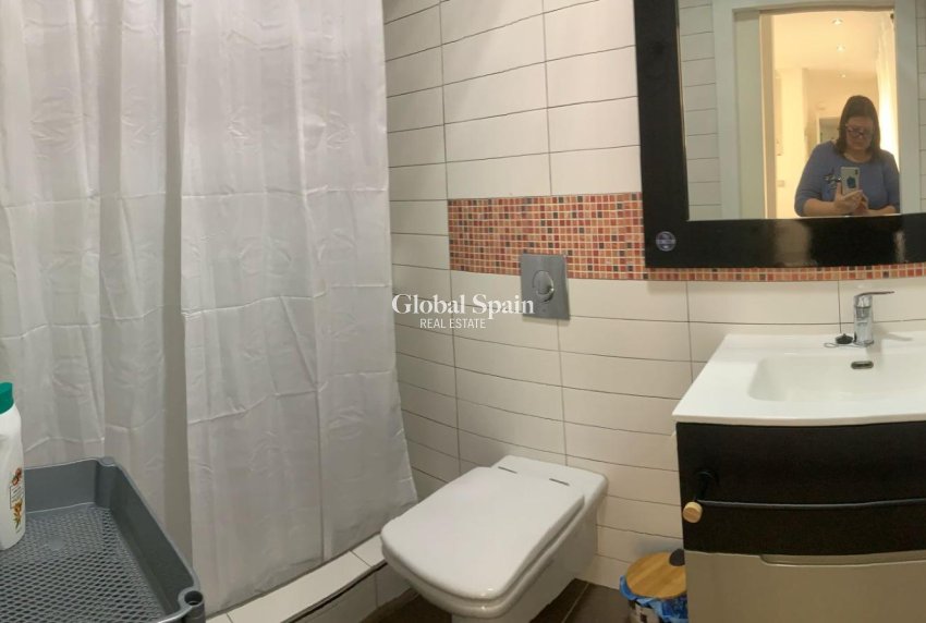 Resale - APARTMENT -
GUARDAMAR DEL SEGURA