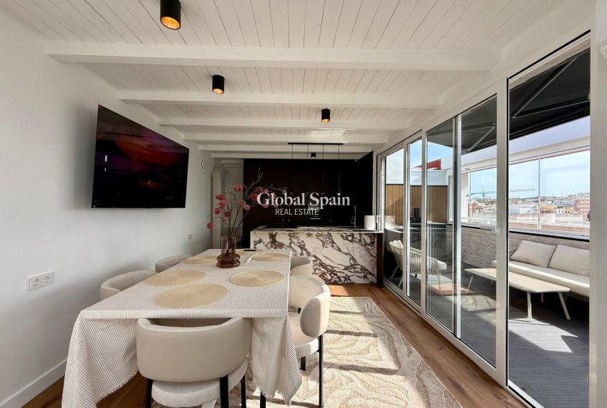 Resale - APARTMENT -
GUARDAMAR DEL SEGURA
