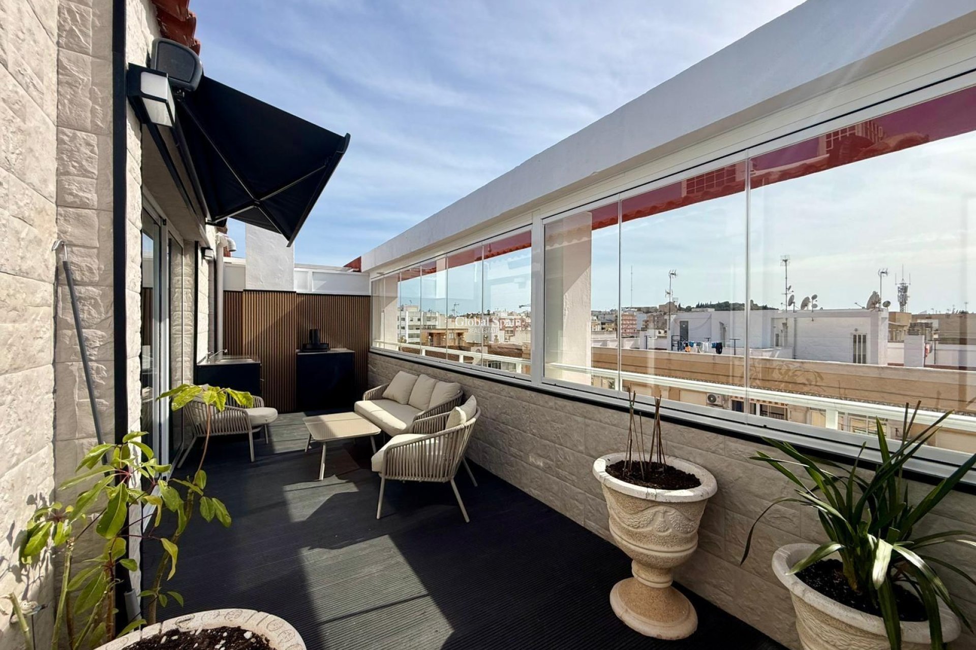 Resale - APARTMENT -
GUARDAMAR DEL SEGURA