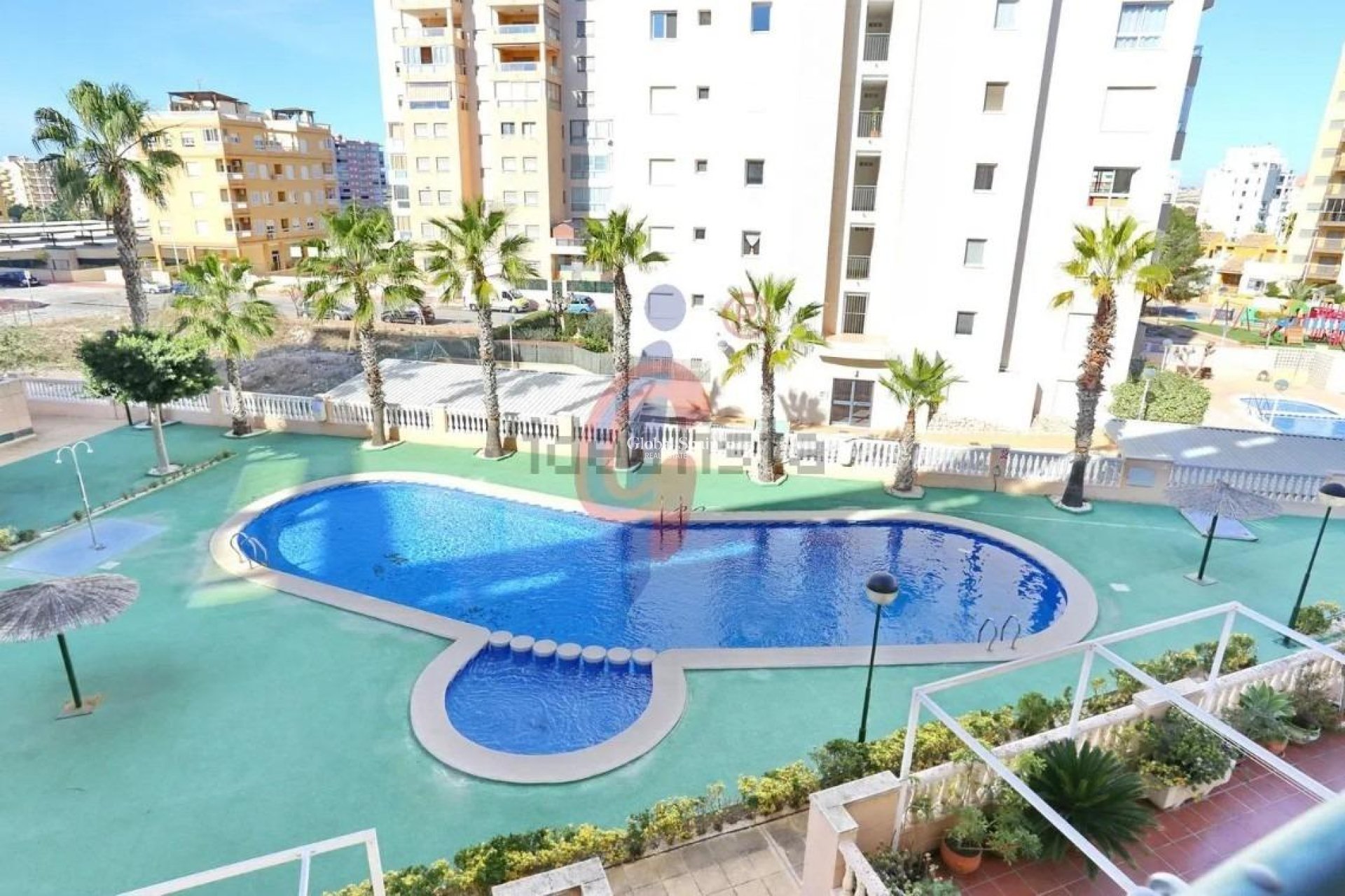 Resale - APARTMENT -
GUARDAMAR DEL SEGURA