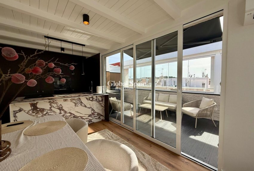 Resale - APARTMENT -
GUARDAMAR DEL SEGURA