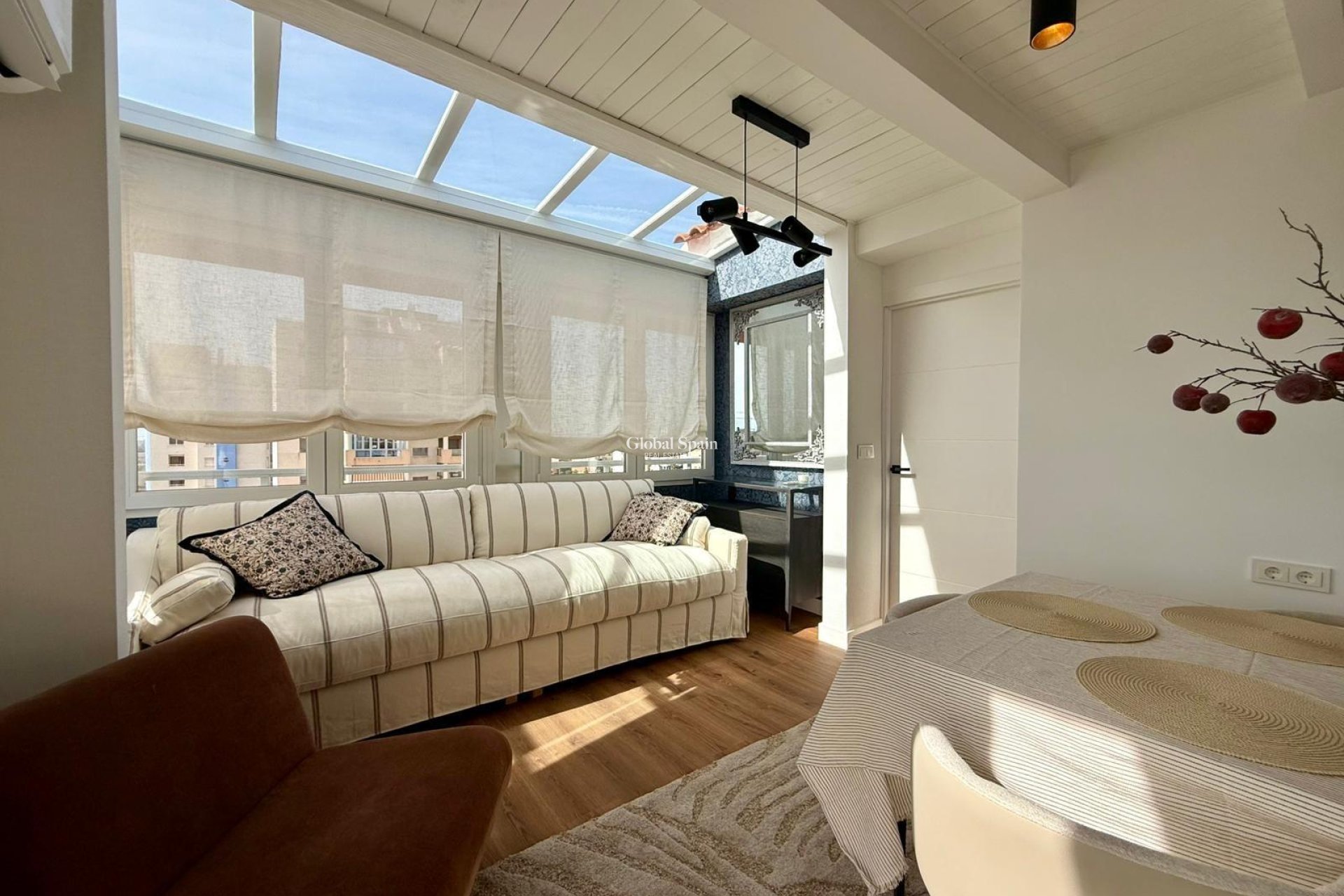 Resale - APARTMENT -
GUARDAMAR DEL SEGURA