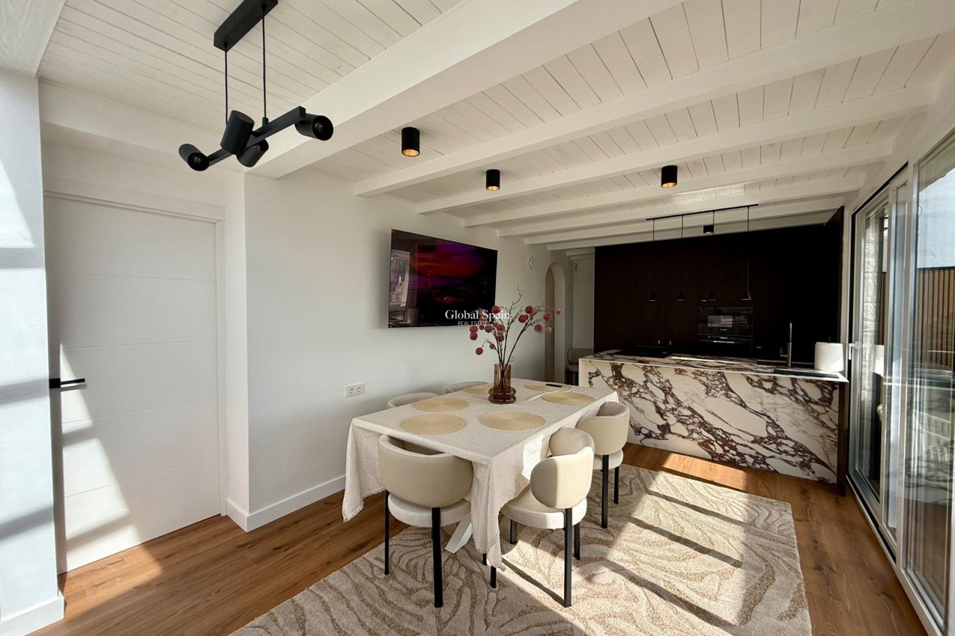 Resale - APARTMENT -
GUARDAMAR DEL SEGURA