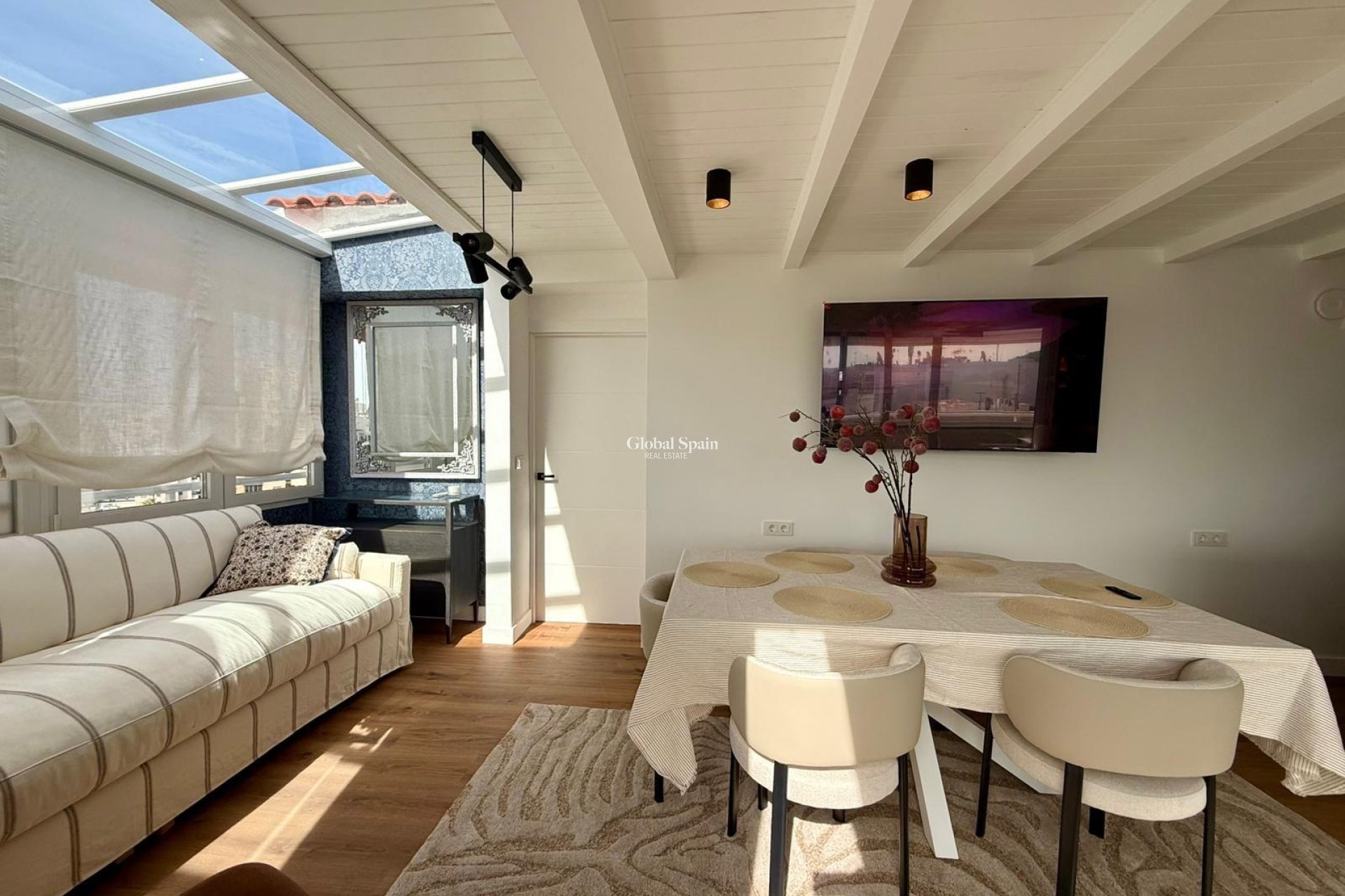 Resale - APARTMENT -
GUARDAMAR DEL SEGURA