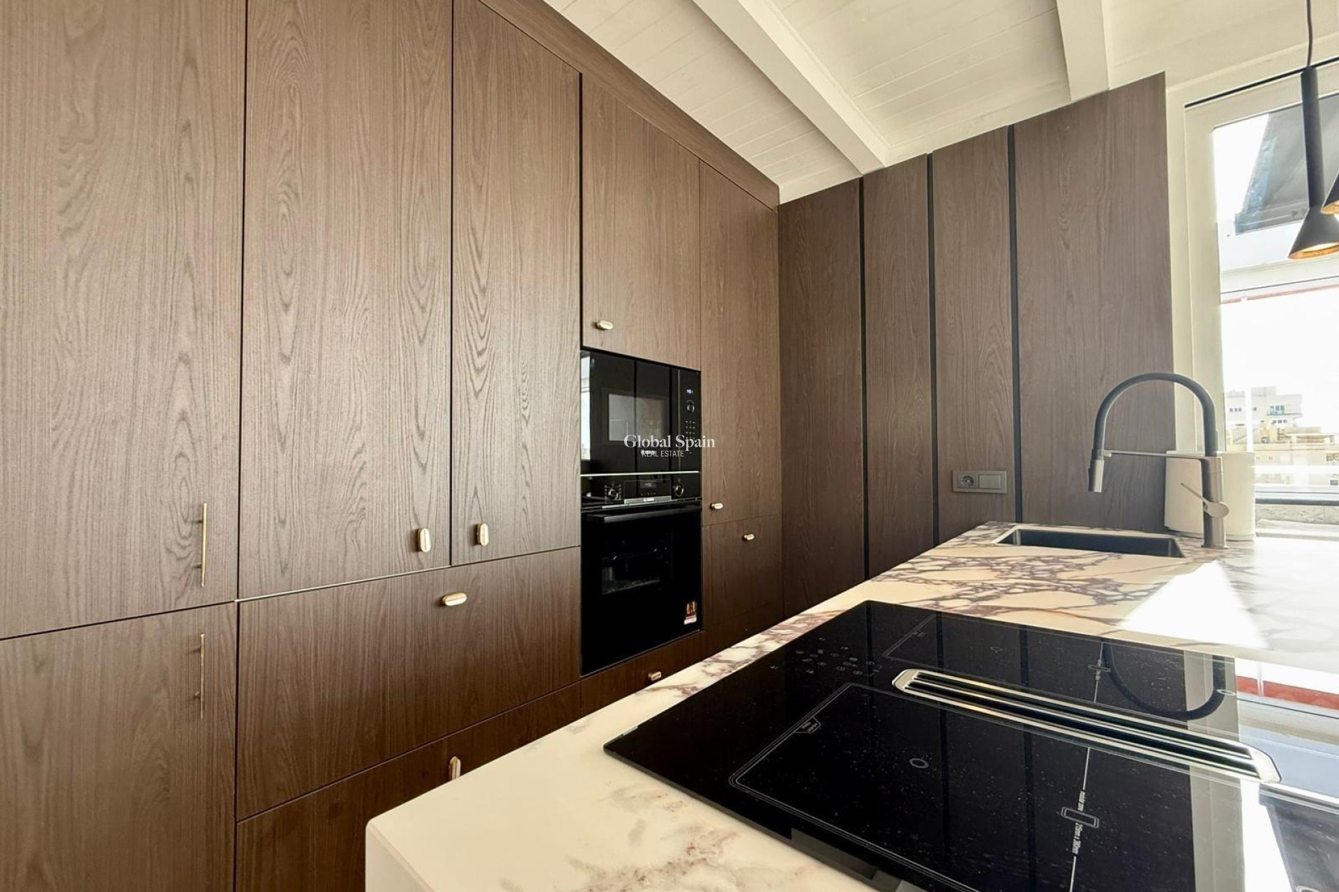 Resale - APARTMENT -
GUARDAMAR DEL SEGURA