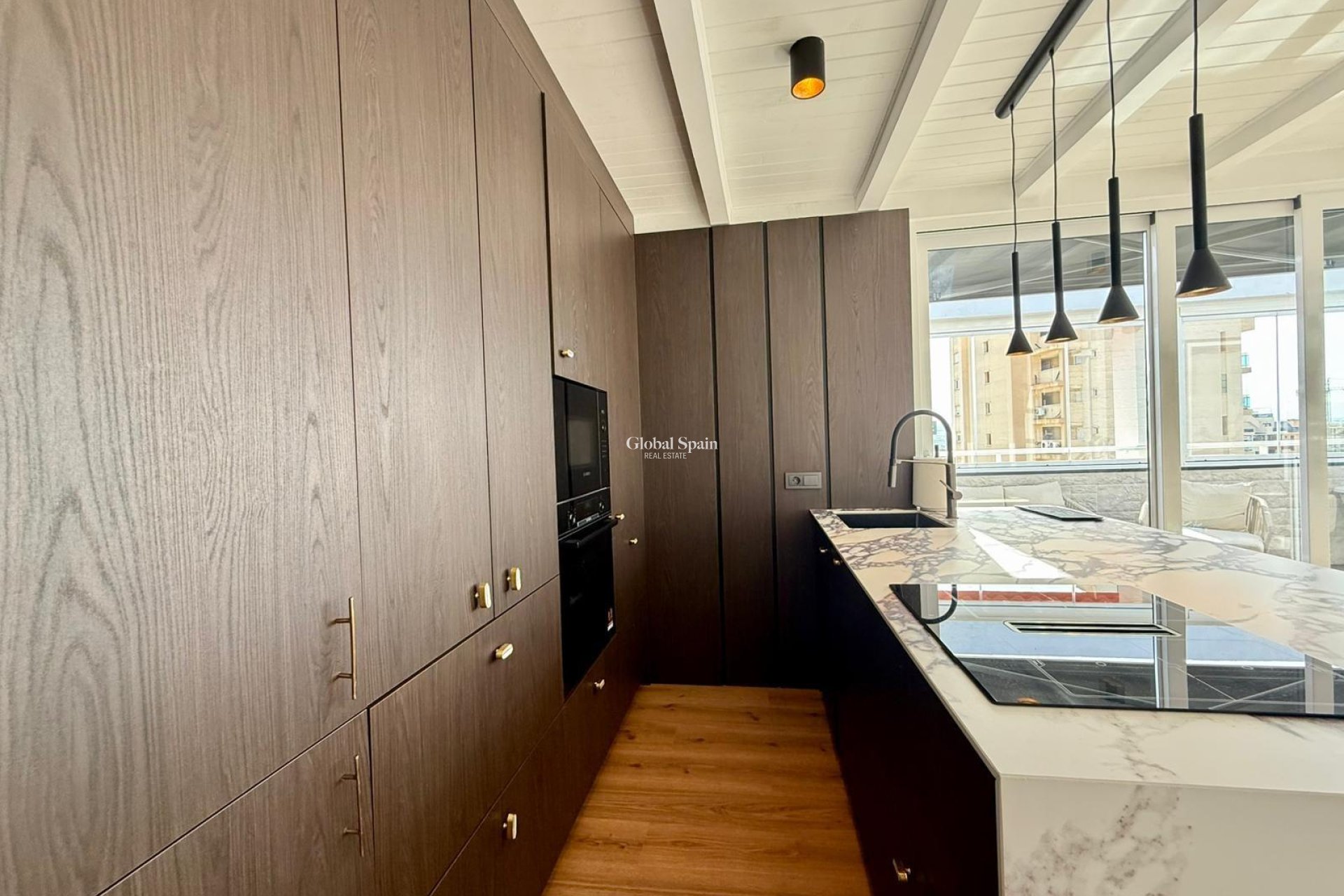 Resale - APARTMENT -
GUARDAMAR DEL SEGURA
