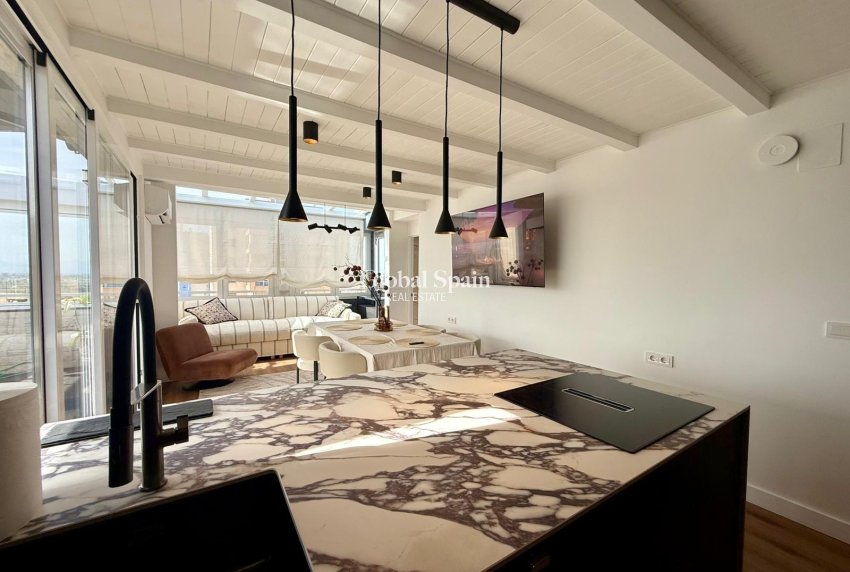 Resale - APARTMENT -
GUARDAMAR DEL SEGURA