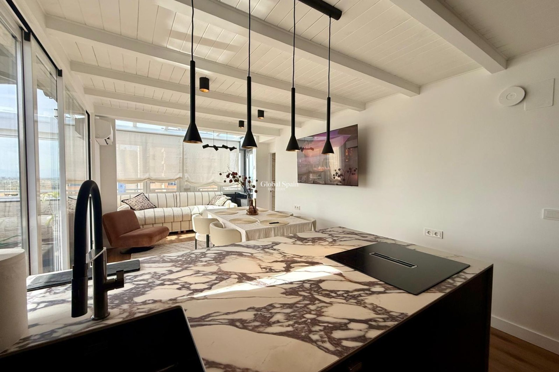 Resale - APARTMENT -
GUARDAMAR DEL SEGURA