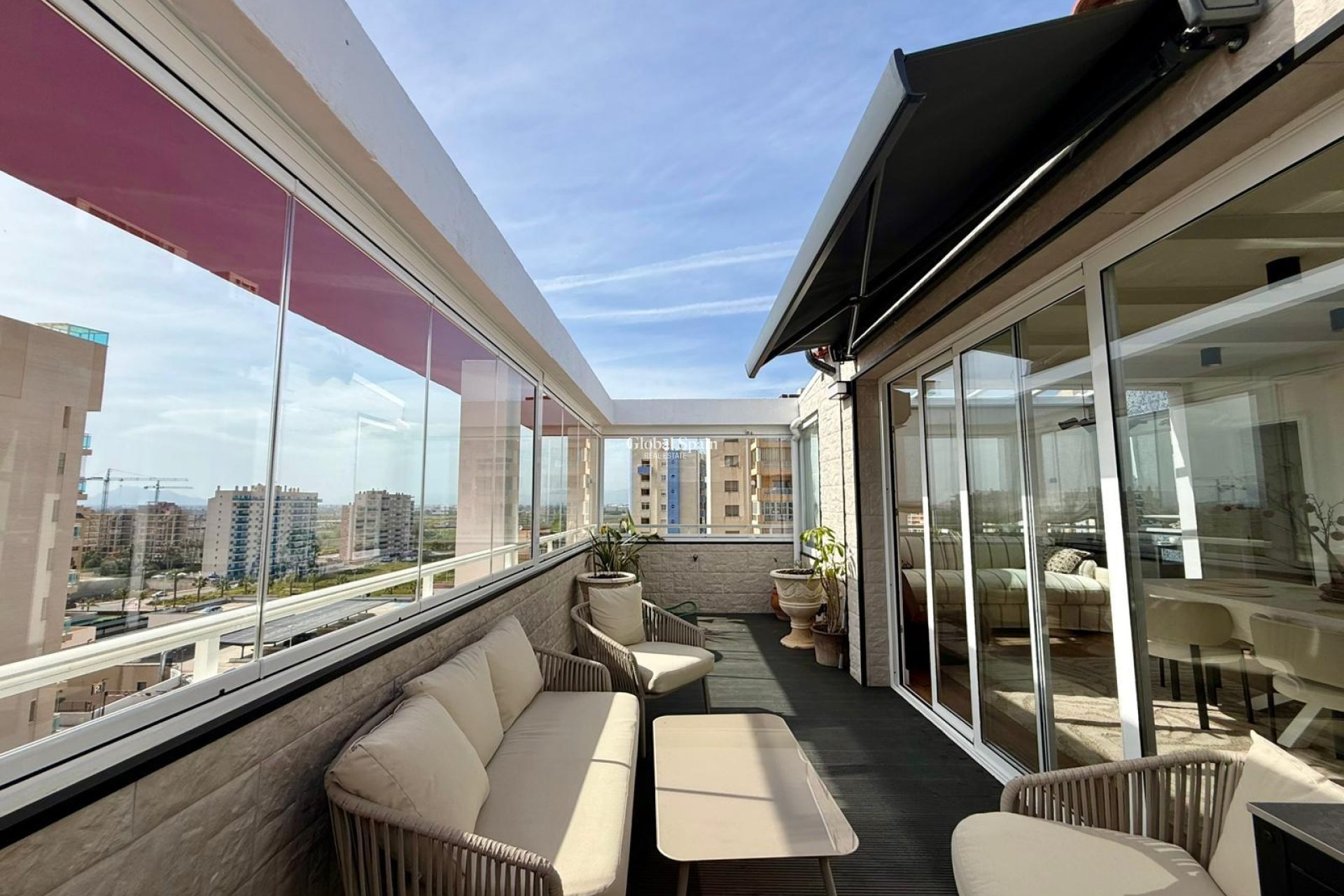 Resale - APARTMENT -
GUARDAMAR DEL SEGURA
