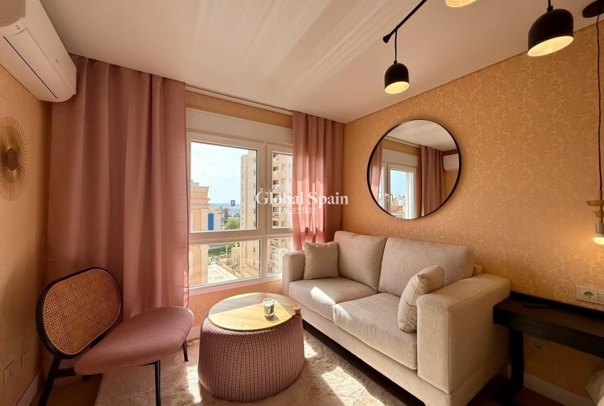 Resale - APARTMENT -
GUARDAMAR DEL SEGURA