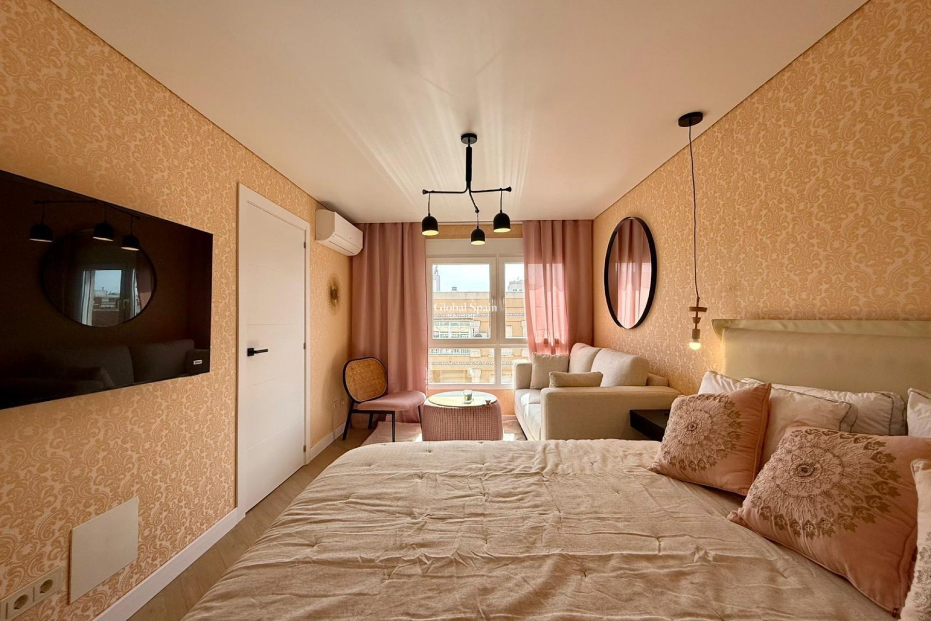 Resale - APARTMENT -
GUARDAMAR DEL SEGURA