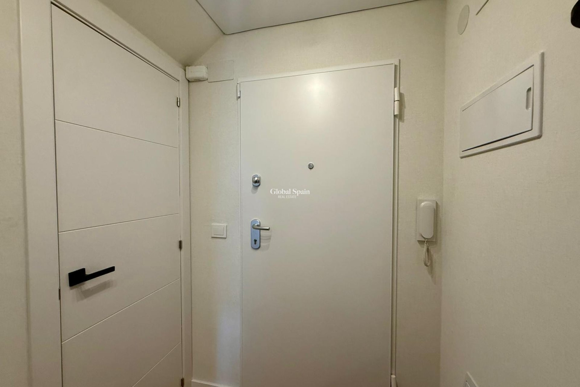 Resale - APARTMENT -
GUARDAMAR DEL SEGURA