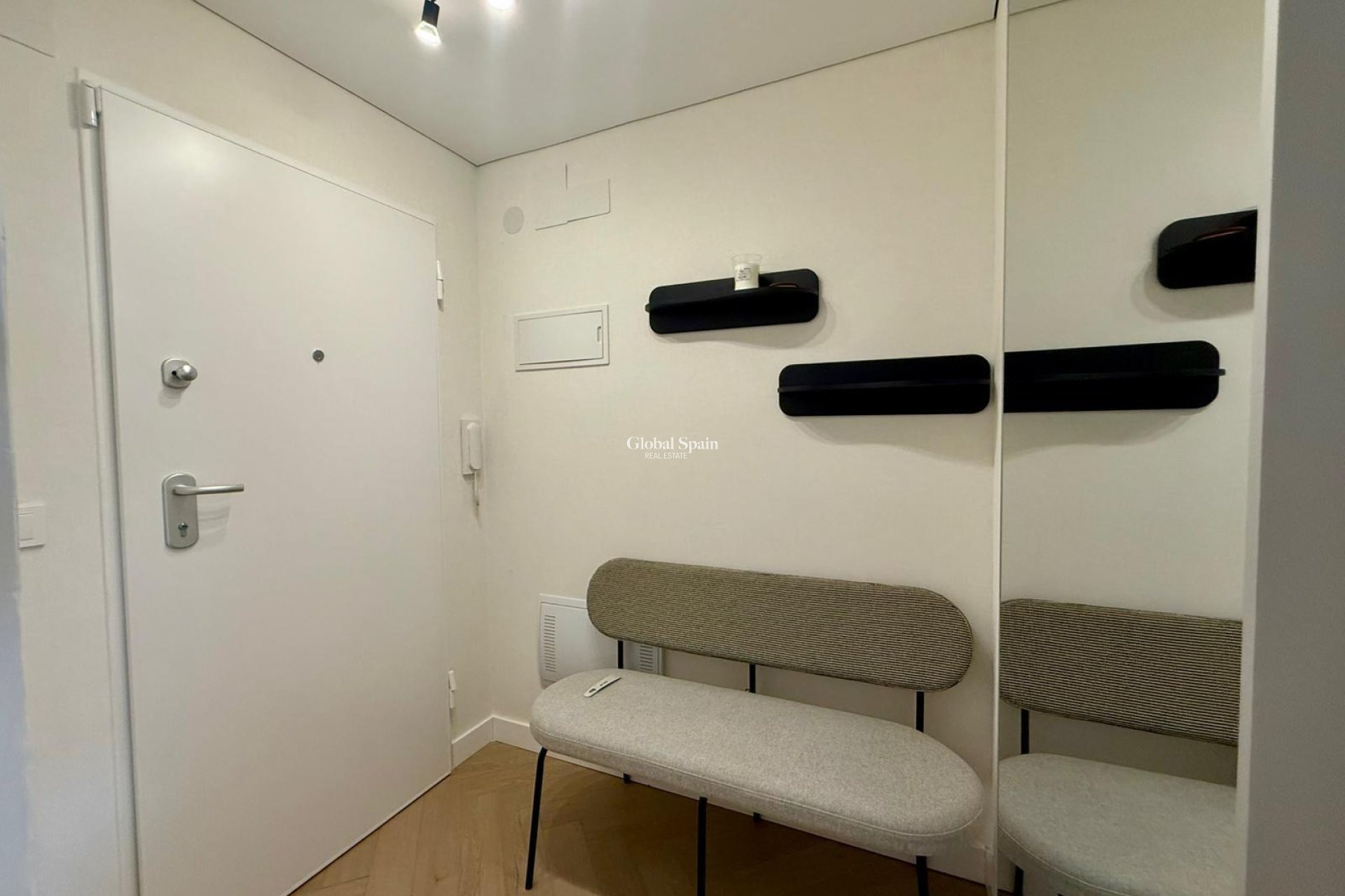 Resale - APARTMENT -
GUARDAMAR DEL SEGURA