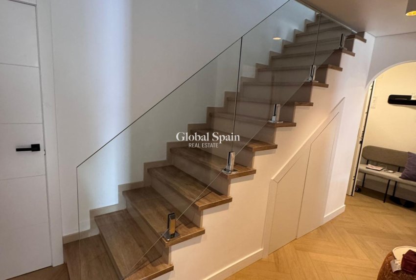 Resale - APARTMENT -
GUARDAMAR DEL SEGURA
