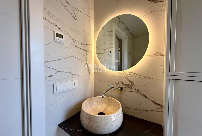 Resale - APARTMENT -
GUARDAMAR DEL SEGURA