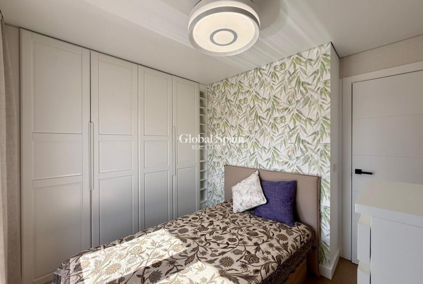 Resale - APARTMENT -
GUARDAMAR DEL SEGURA