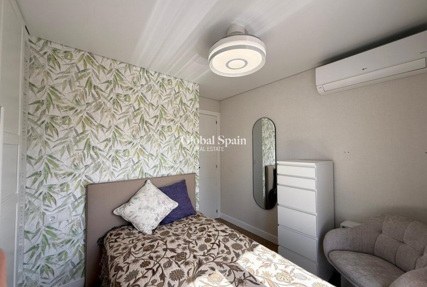 Resale - APARTMENT -
GUARDAMAR DEL SEGURA