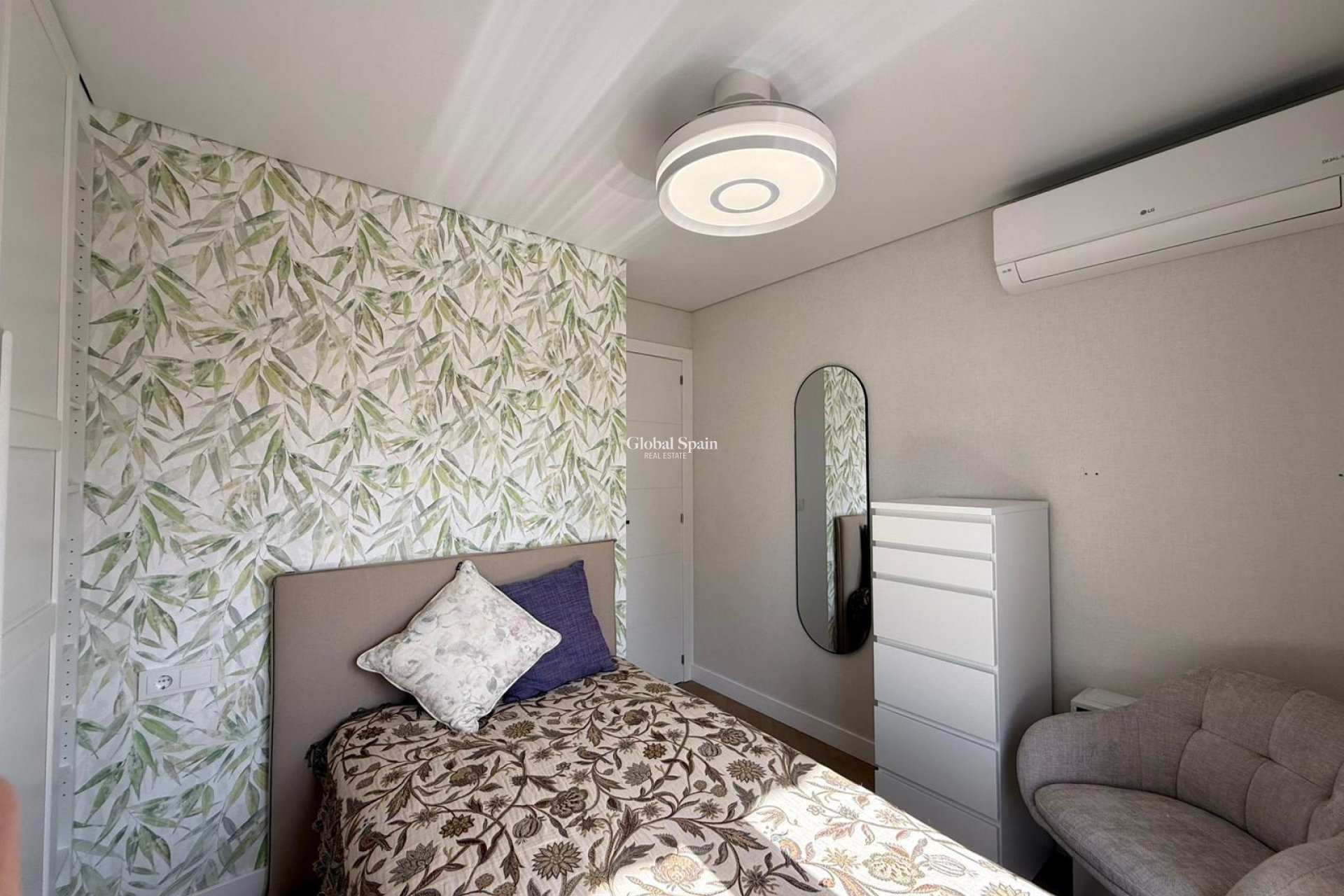 Resale - APARTMENT -
GUARDAMAR DEL SEGURA