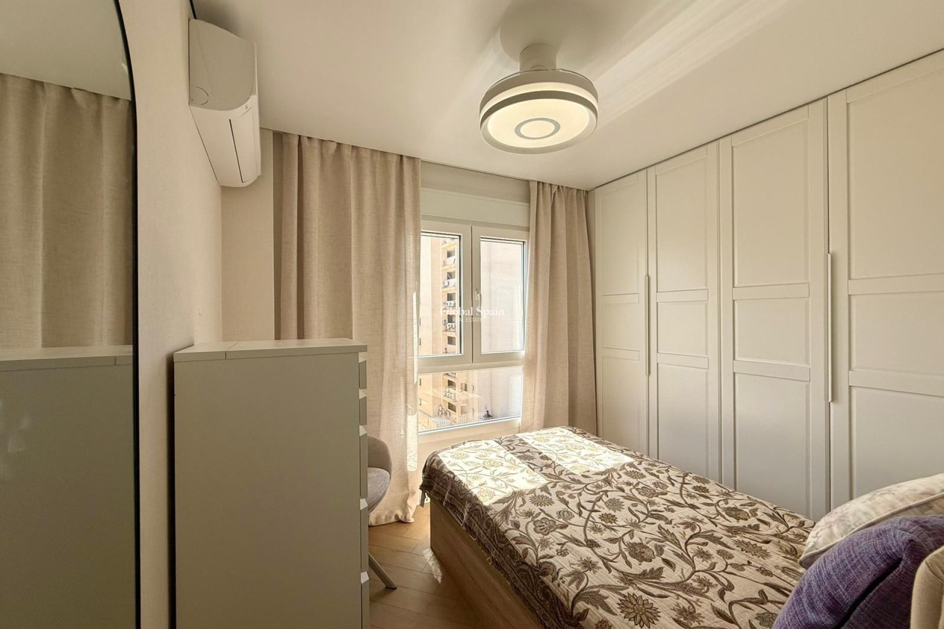 Resale - APARTMENT -
GUARDAMAR DEL SEGURA