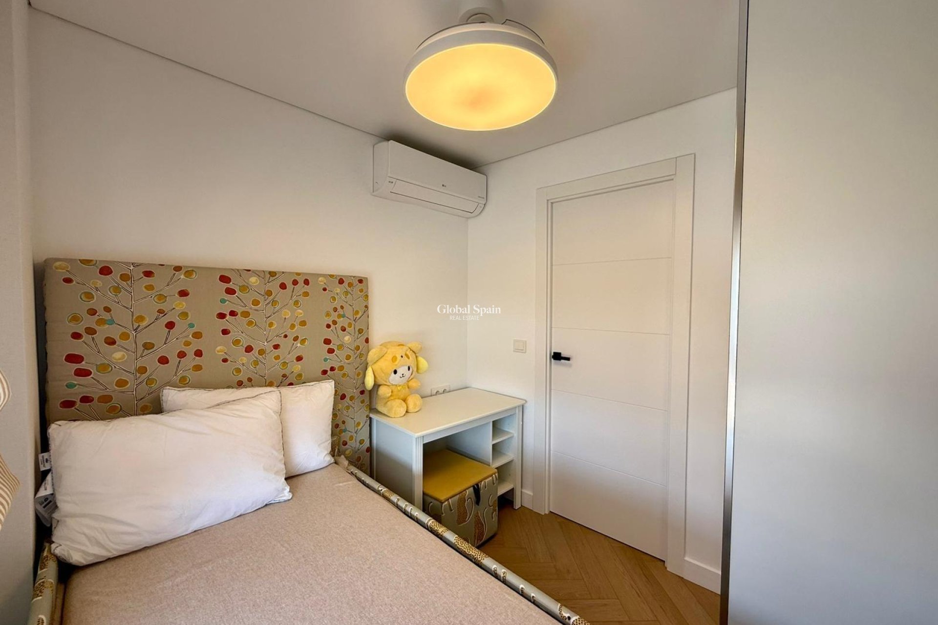 Resale - APARTMENT -
GUARDAMAR DEL SEGURA