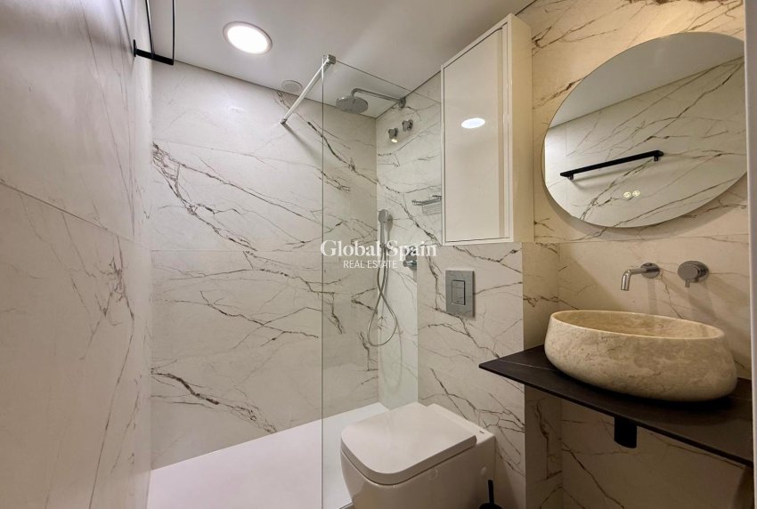Resale - APARTMENT -
GUARDAMAR DEL SEGURA