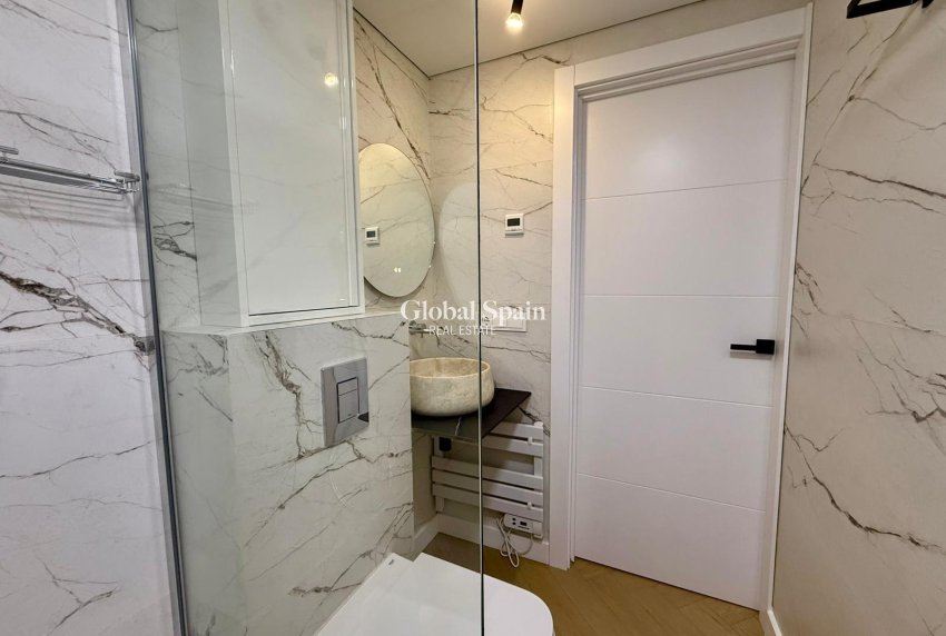 Resale - APARTMENT -
GUARDAMAR DEL SEGURA