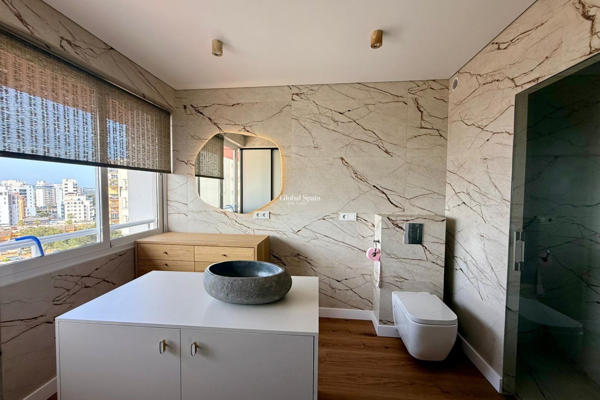 Resale - APARTMENT -
GUARDAMAR DEL SEGURA