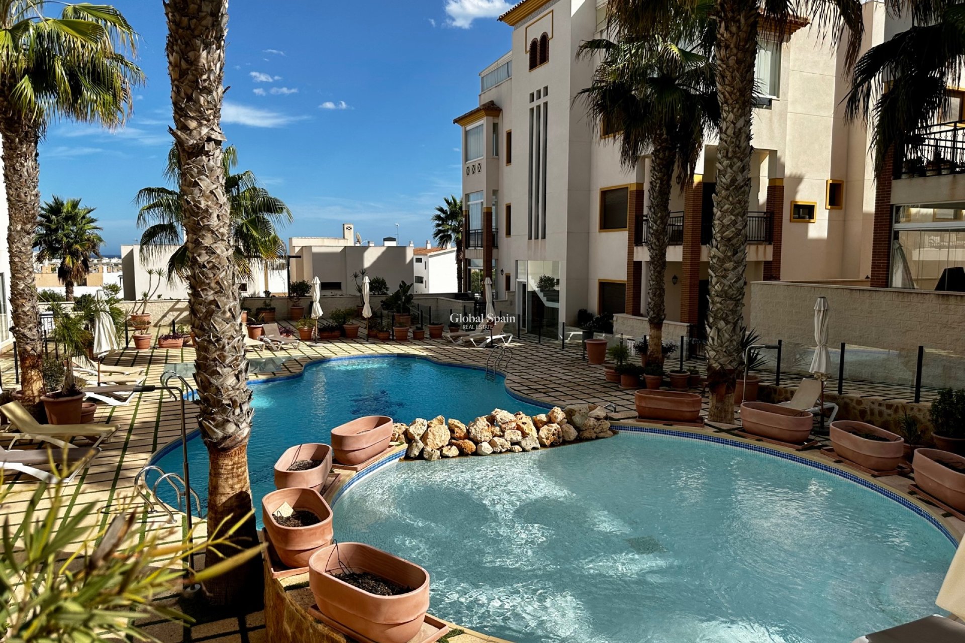 Resale - APARTMENT -
GUARDAMAR DEL SEGURA