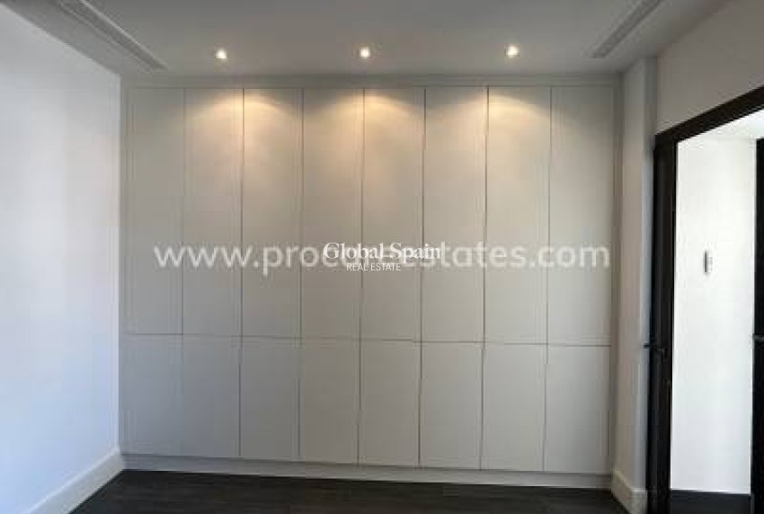 Resale - APARTMENT -
GUARDAMAR DEL SEGURA