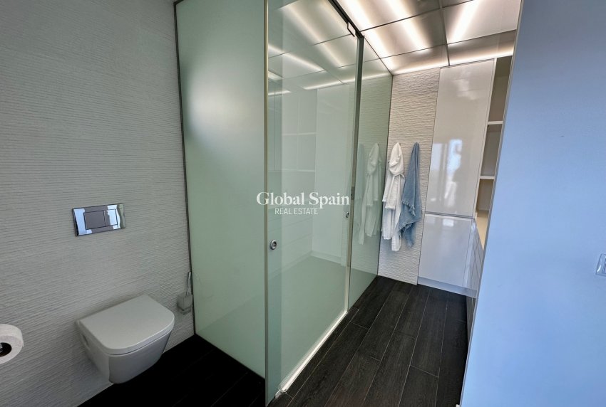 Resale - APARTMENT -
GUARDAMAR DEL SEGURA