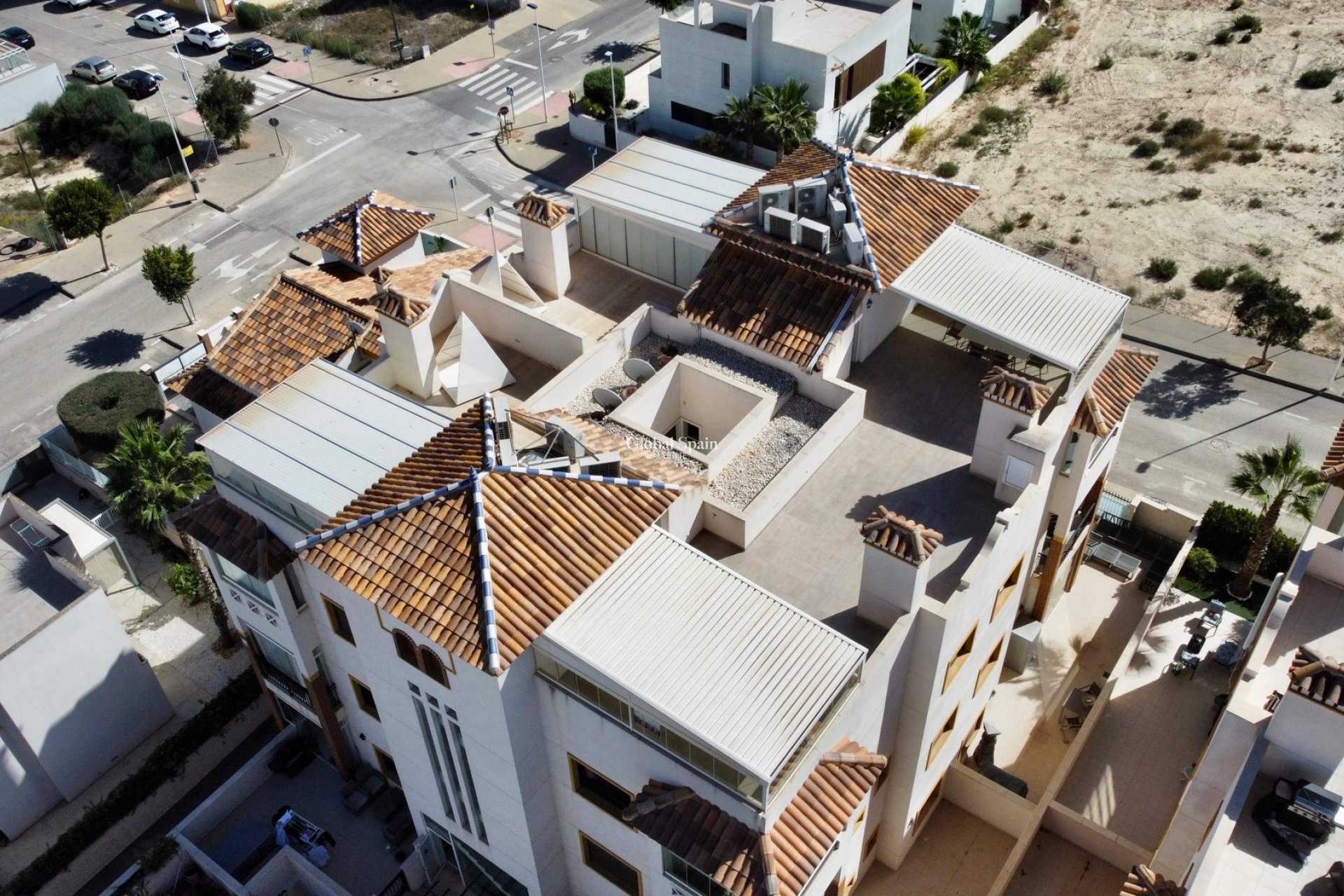 Resale - APARTMENT -
GUARDAMAR DEL SEGURA