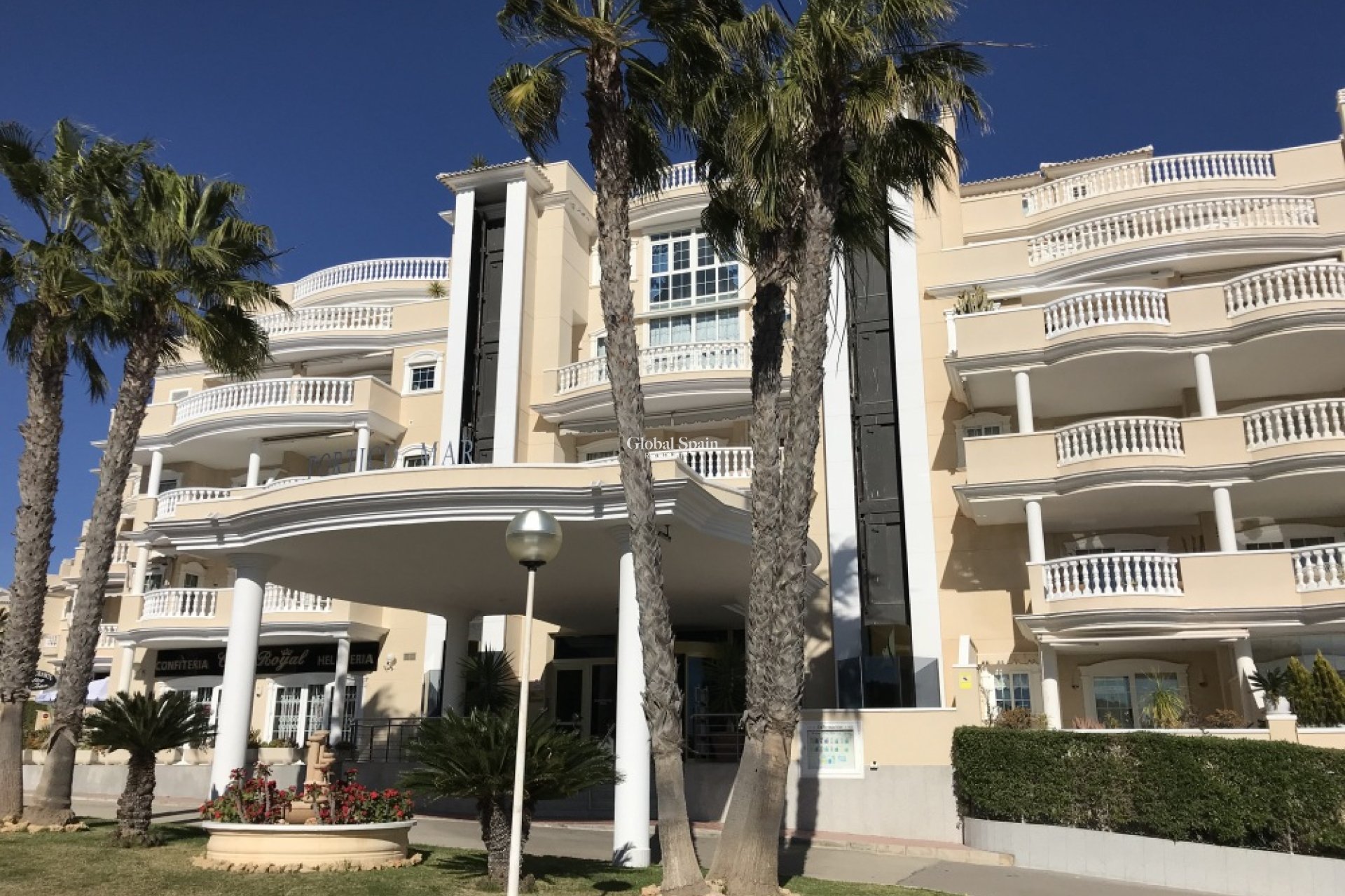 Resale - APARTMENT -
GUARDAMAR DEL SEGURA