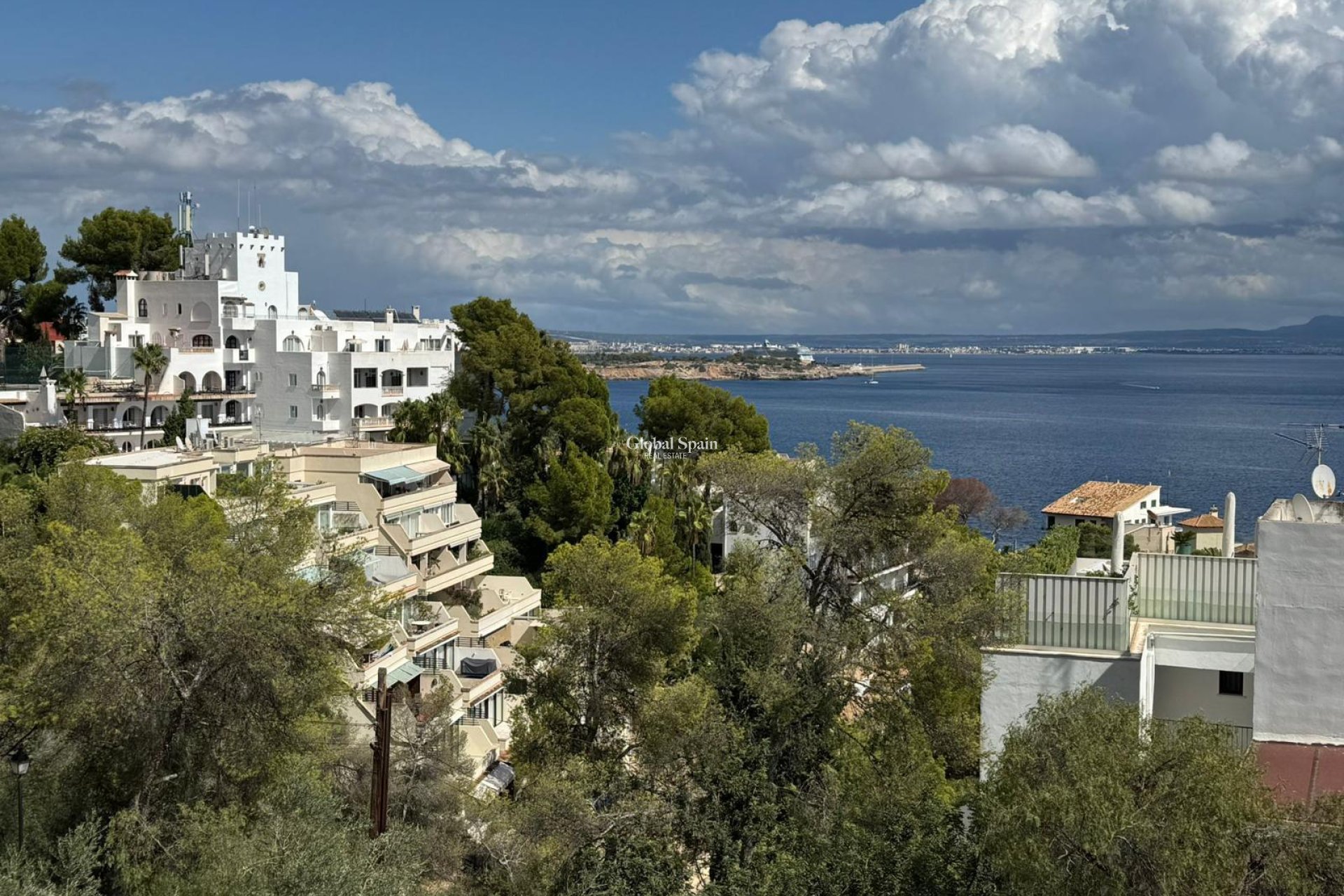 Resale - APARTMENT -
Illetas - optional location detail