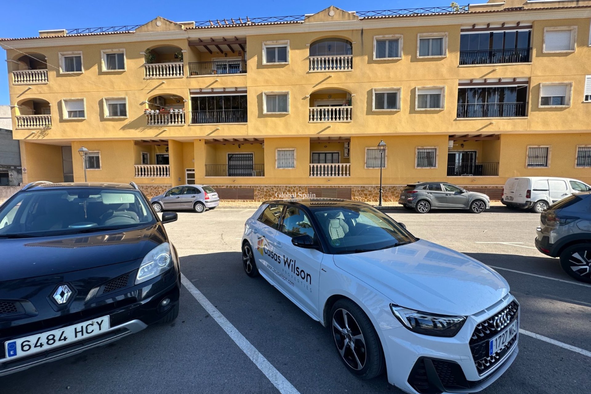 Resale - APARTMENT -
JACARILLA - Inland