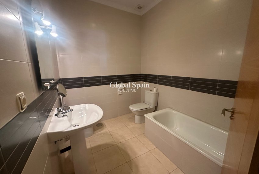 Resale - APARTMENT -
JACARILLA - Inland