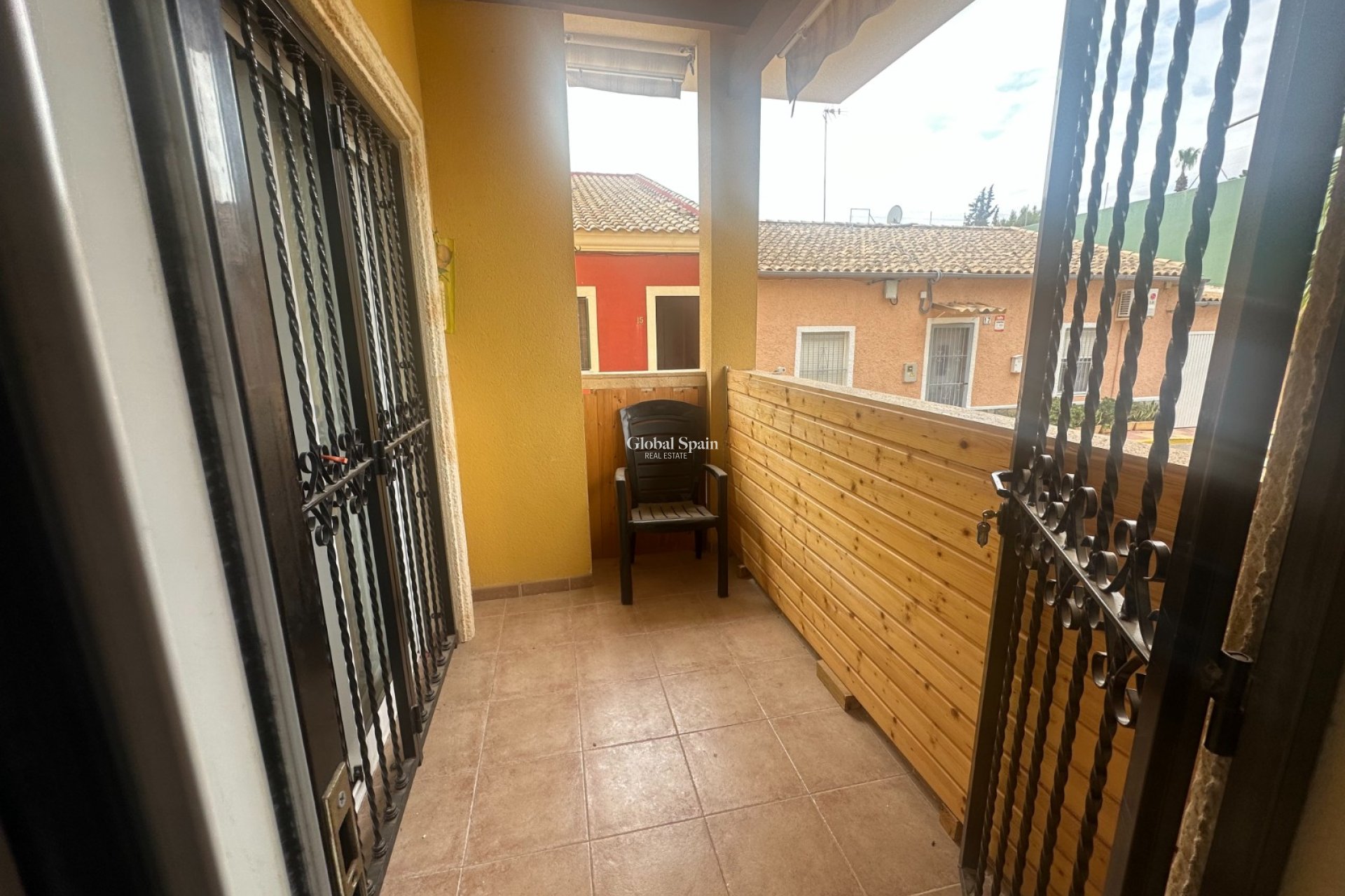 Resale - Apartment -
Jacarilla