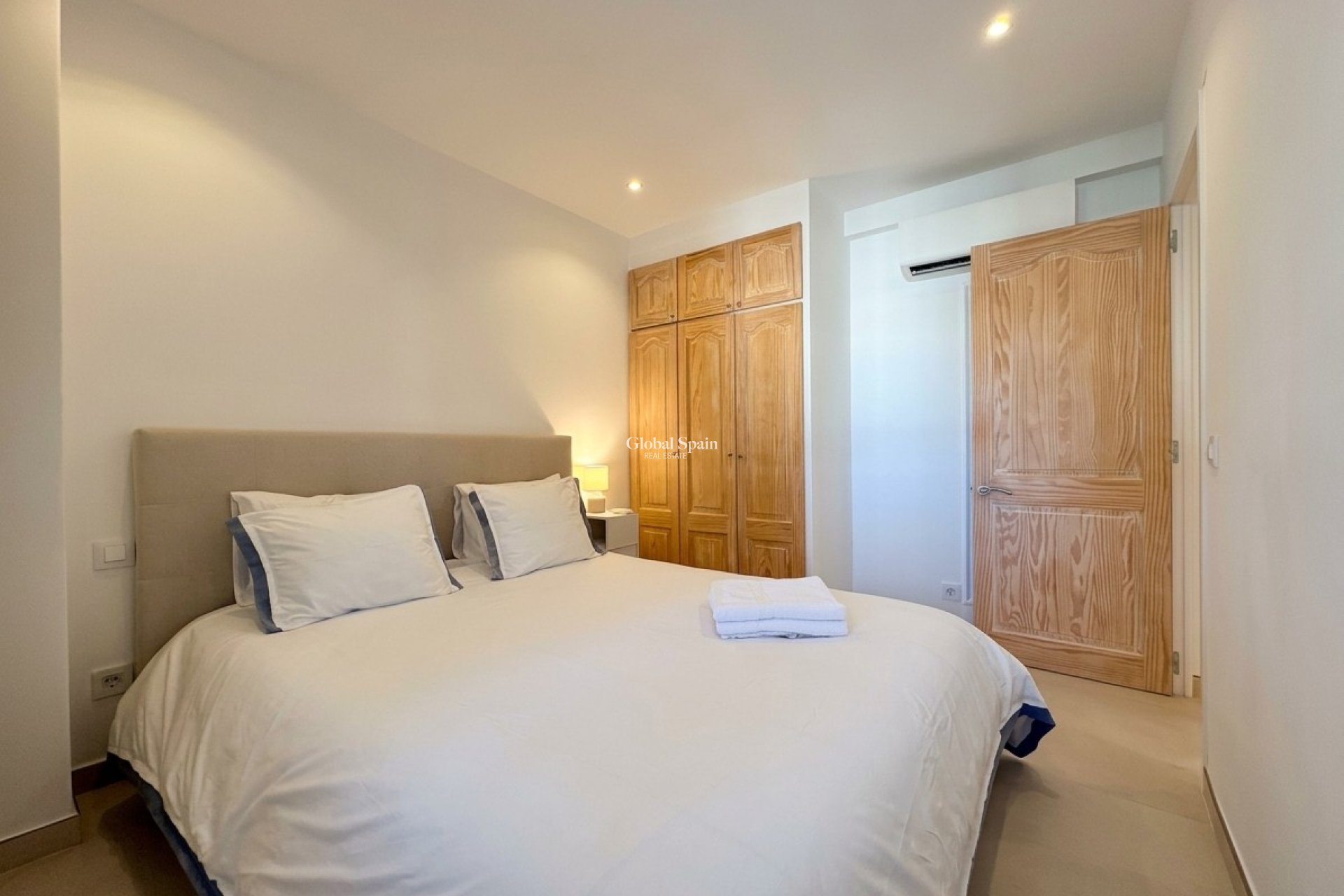 Resale - APARTMENT -
JÁVEA - Port