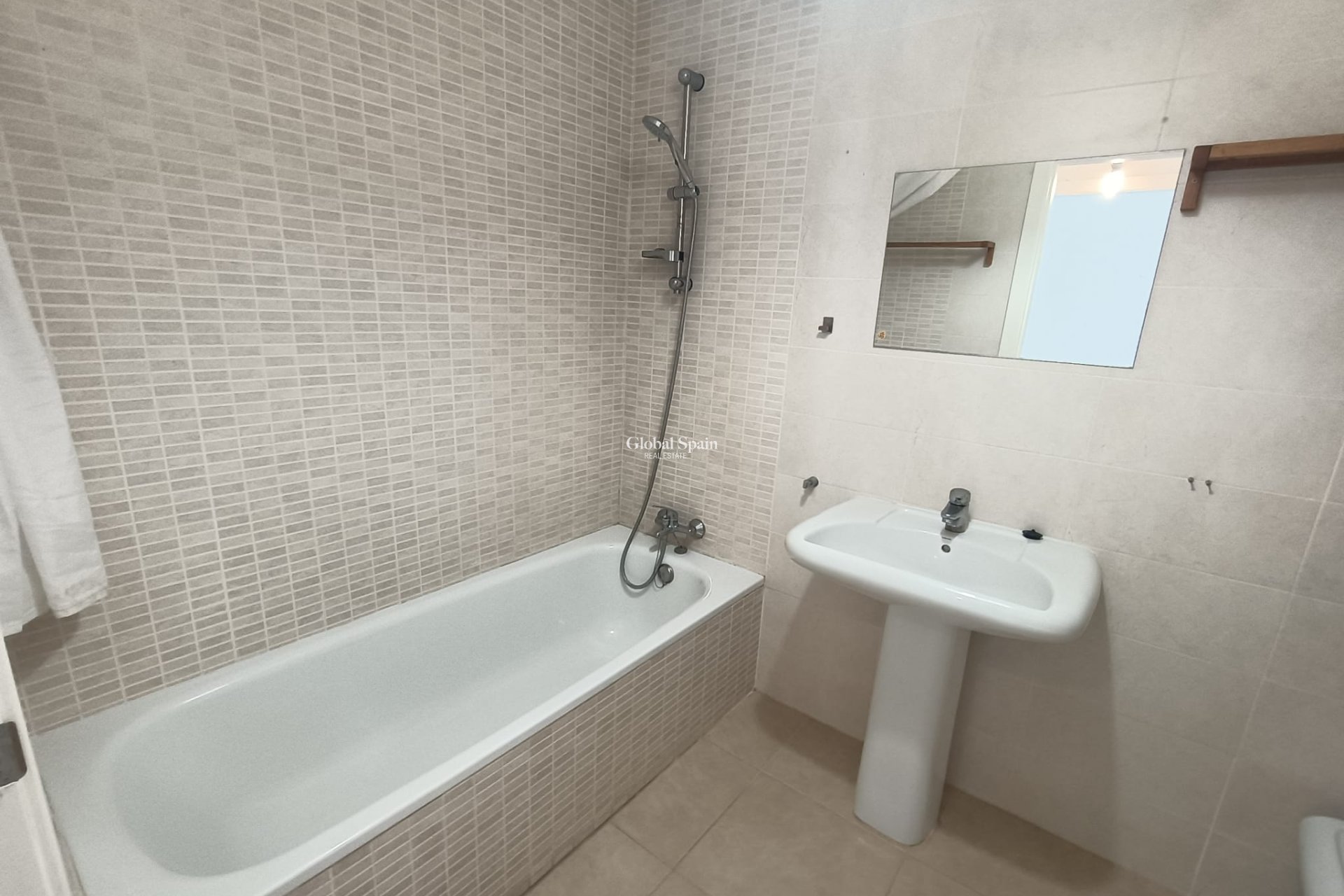 Resale - APARTMENT -
JESÚS POBRE - Inland