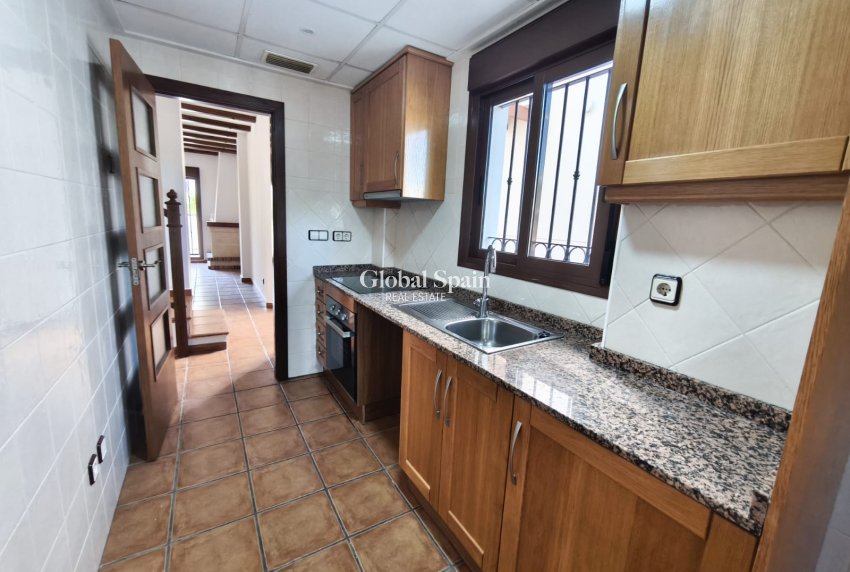 Resale - APARTMENT -
LA FINCA GOLF - Inland