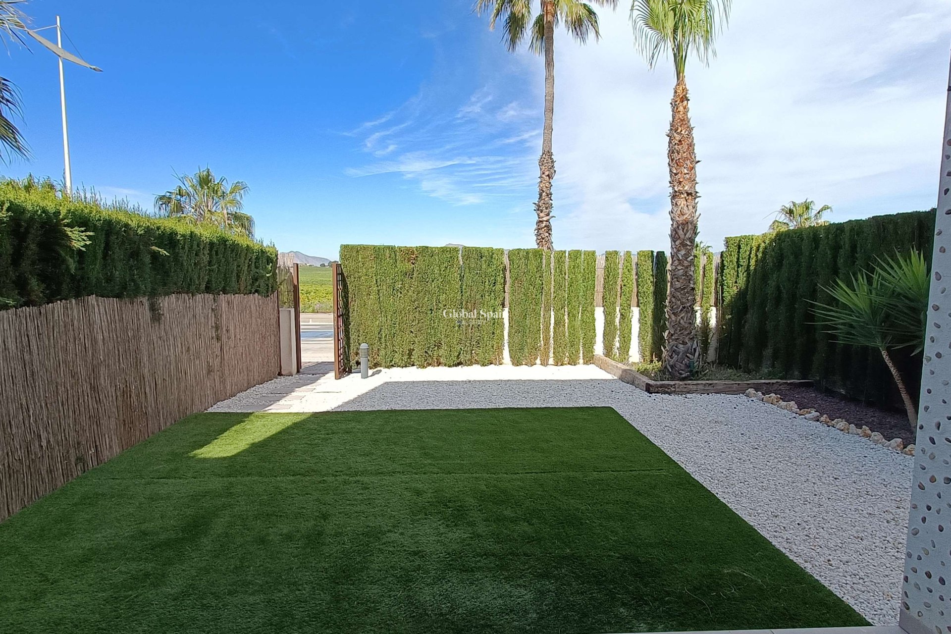 Resale - APARTMENT -
LA FINCA GOLF - La Finca Golf and Spa Resort
