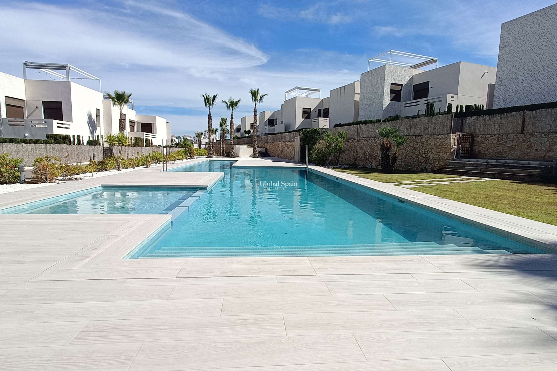 Resale - APARTMENT -
LA FINCA GOLF - La Finca Golf and Spa Resort