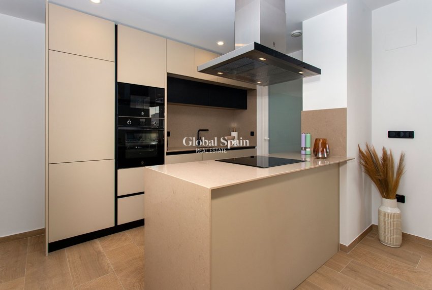 Resale - APARTMENT -
LA FINCA GOLF - La Finca Golf